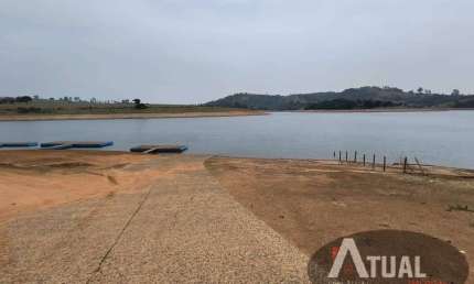 TERRENO EM CONDOMINIO PÉ NA AGUA PIRACAIA A 90KM DE SP.