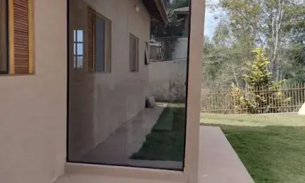 CASA À VENDA  COM 3 DORM. SENDO UM SUITE  ATIBAIA-SP COM FINANCIAMENTO.