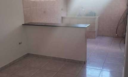 Aluga-se casa com 2 dormitório - Jd. Cerejeiras - valor R$ 1.900,00