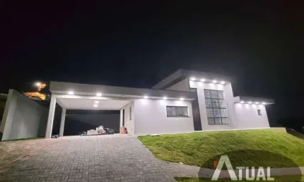 Casa 3 dorm., Condomínio  em Atibaia, junto  natureza