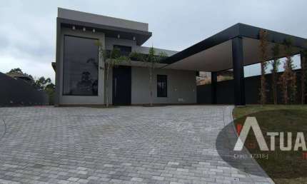 Casa alto padrão para aluguel em condomínio em Mairiporã valor 10.000,00.