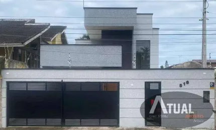 Casa a venda  no centro de Peruíbe litoral sul a 80 mts do mar.