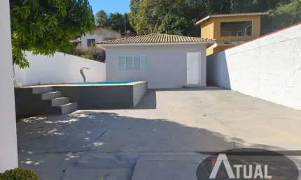 Casa com 2 dormitórios e piscina Mairiporã só 30 minutos de São Paulo