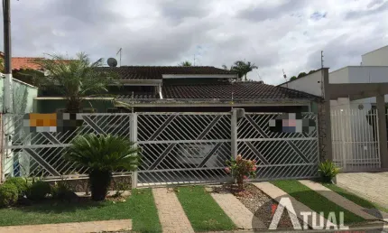 Casa a venda com 141m2 próximo a Av. Lucas Nogueira Garcez.