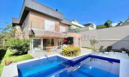 Casa de Luxo em Condomínio à Venda em Cotia-SP, Bairro Moinho Velho: 4 Quartos, 4 Suítes, 5 Banheiros, 4 Vagas, 316m².