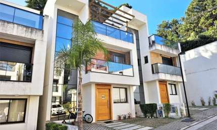 Casa em Condomínio à Venda em Cotia-SP, Parque Rincão: 3 quartos, 1 suíte, 3 banheiros, 2 vagas, 150,02m²!