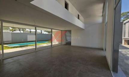 Magnífica casa em condomínio no Jardim Cordeiro, São Paulo-SP: 4 suítes, sala ampla, 6 banheiros, 4 vagas, 812,49m² de luxo!