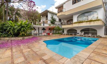 Casa de luxo à venda em São Paulo - Cidade Jardim: 4 quartos, 4 suítes, 2 salas, 6 banheiros, 4 vagas, 750m².