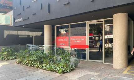 Sala Comercial de Alto Padrão em Pinheiros, São Paulo-SP 1 sala, 2 banheiros, 1 vaga de garagem, 389m²