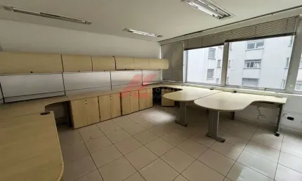 Sala Comercial em Condomínio de Luxo na República, São Paulo-SP: 13 Salas, 3 Banheiros, 1 Vaga de Garagem, 380m² de Área.
