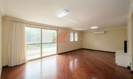 Apartamento de luxo à venda no Campo Belo, São Paulo-SP: 3 quartos, 3 suítes, 1 sala, 3 vagas de garagem, 215m².