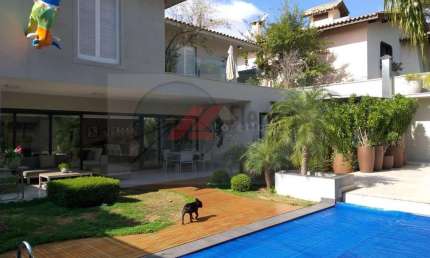 Residência de luxo no Jardim Guedala: 4 quartos, 4 suítes, 3 salas, 7 banheiros, 4 vagas - 480m² - São Paulo-SP