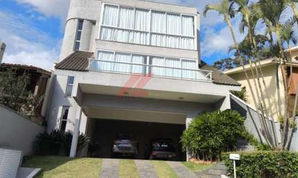 Casa de luxo em condomínio à venda em Cotia-SP, no bairro São Paulo II: 3 quartos, 3 suítes, 1 sala, 4 banheiros, 4 vagas, 451m².