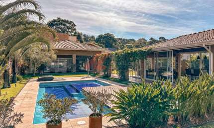 Luxuosa casa em condomínio à venda em Cotia-SP, Parque Dom Henrique: 4 quartos, 4 suítes, 2 salas, 7 banheiros, 6 vagas, 549,90 m².