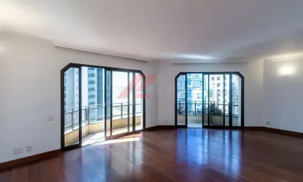 Apartamento para locação no Itaim Bibi: 3 quartos, 1 suíte, 1 sala, 3 banheiros, 3 vagas - São Paulo-SP - 240m²