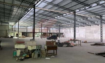 Galpão para alugar com terreno de 3000m² e área construída de 3000m² no Cambuci!! Em vão livre,pé direito variável de 5 a 7 metros. Ótimo para sua empresa. ZM.