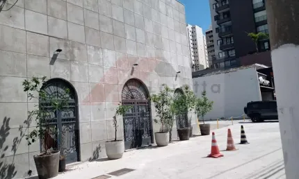 Prédio para alugar na Avenida Vereador José Diniz, 3921, Campo Belo, São Paulo
