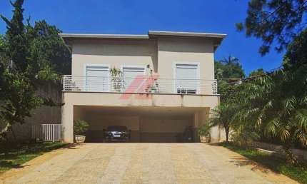 Imperdível oportunidade! Casa à venda em Carapicuíba-SP, Chácara Vale do Rio Cotia: 3 quartos, 3 suítes, 01 sala, 5 banheiros, 7 vagas, 358,27m².