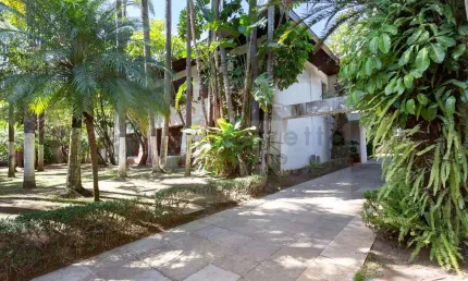 Casa de Alto Padrão no Jardim América 5 quartos, 5 suítes, 3 salas, 7 banheiros, 14 vagas de garagem 865,00 m² São Paulo-SP