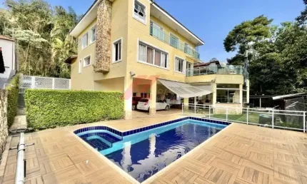 Residência de luxo em condomínio com 4 quartos e 3 suítes na transurb em itapevi-sp - 494,50 m², 6 banheiros, 5 vagas.