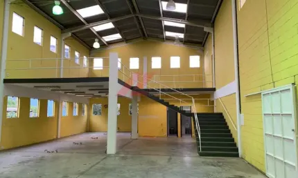 Imperdível! Galpão comercial à venda em Vargem Grande Paulista-SP, bairro Jardim São Marcos, com 4 salas, 3 banheiros e 10 vagas.