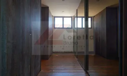 10 razões para você comprovar seu refúgio ideal de luxo no coração do Condomínio Vintage. Uma casa de alto padrão.