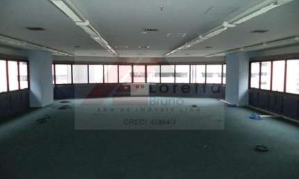 Itaim Bibi - Conjunto Comercial 319m², vão livre, piso porcelanato, bom espaço de trabalho, salas de reunião, boa iluminação. Ar condicionado, 4 banheiros e 5 vagas fixas