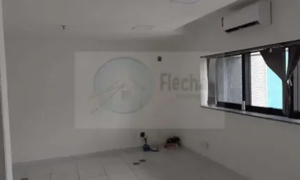 Moema - sala comercial 44m², 2 salas, banheiros e 1 vaga. bem localizada próximo ao shopping ibirapuera. fácil acesso às principais vias. agende sua visita!