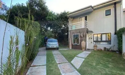 Cond Jd das Paineiras (Casa 130) - 3 sts, semi geminada. Rua do Shopp GV