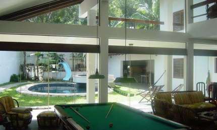 Imperdível residência para até 30 pessoas com 7 quartos na Praia do Tenorio, Ubatuba-SP: 7 suítes, 2 salas, 9 banheiros, 6 vagas de garagem, 600m²!
