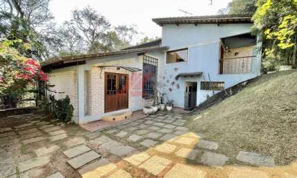 Espetacular Casa de Luxo em Condomínio - 4 quartos, 4 suítes, 4 salas, 5 banheiros, 3 vagas - Altos de São Fernando, Jandira-SP