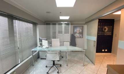 Excelente oportunidade de investimento: Sala comercial à venda em Pinheiros, São Paulo-SP, com 2 salas, 1 banheiro, 2 vagas, 61m².