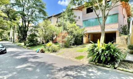 Casa de luxo em condomínio para locação em Cotia-SP, Jardim das Flores: 4 quartos, 2 suítes, 1 sala, 3 banheiros, 4 vagas de garagem, 350m².