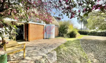 Imperdível Casa à Venda em Cotia-SP, 4 Quartos, 2 Suítes, 5 Banheiros, 4 Vagas na Chácara Eliana 253,29 m²