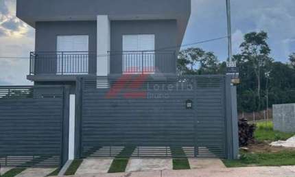 Excelente oportunidade! Casa em condomínio à venda em Cotia-SP, bairro Água Espraiada. Com 3 quartos, 1 suíte, 1 sala, 2 banheiros, 2 vagas de garagem e 96,25 m² de área. Confira!