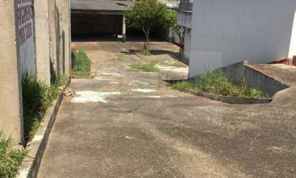 Prédio para alugar na Avenida Yervant Kissajikian, 944, Vila Constança, São Paulo