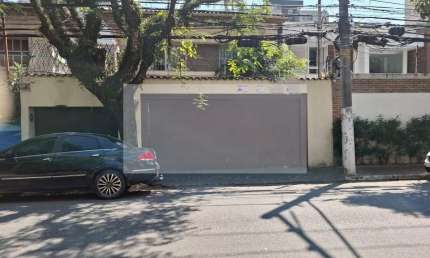 Imperdível casa comercial à venda no Brooklin Paulista, São Paulo-SP: 4 quartos, 1 suíte, 1 sala, 5 banheiros, 2 vagas, 300m².
