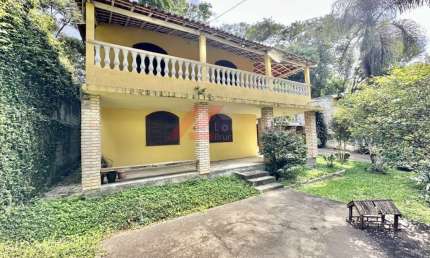 Casa em Condomínio à Venda em Cotia-SP, Jardim Colibri: 3 Quartos, 1 Sala, 3 Banheiros, 10 Vagas de Garagem, 150m²!