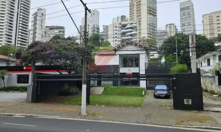 Prédio para alugar na Avenida Pacaembu, 1754, Pacaembu, São Paulo
