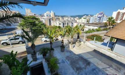 Casa com 3 quartos à venda na Rua Professor Bayer Filho, --, Coqueiros, Florianópolis por R$ 1.600.000