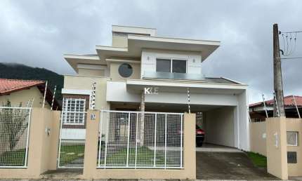 Casa com 3 quartos para alugar na Rua Itamirim, --, Itacorubi, Florianópolis por R$ 12.500