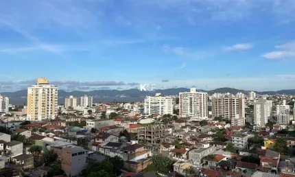 Apartamento com 2 quartos à venda na Rua Santo Antônio, --, Barreiros, São José por R$ 590.000