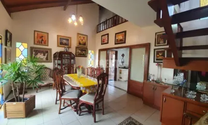 Casa com 4 quartos à venda na Rua Paula Ramos, --, Coqueiros, Florianópolis por R$ 2.190.000