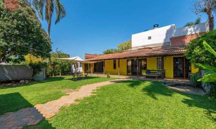 *Casa residencial e comercial em Curitiba no Bairro Uberaba
