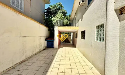 Casa com 3 quartos à venda no Embaré, Santos 