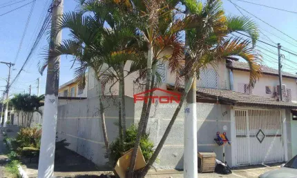 Casa com 3 quartos para alugar na Rua Barra da Figueira, 139, Vila Rio Branco, São Paulo