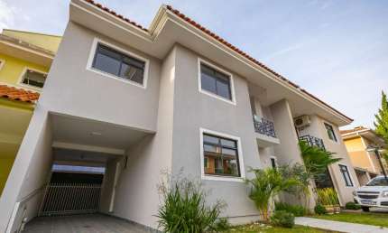 Casa em condomínio fechado com 4 quartos à venda na Rua Scharfenberg de Quadros, 712, Centro, São José dos Pinhais, 190 m2 por R$ 950.000