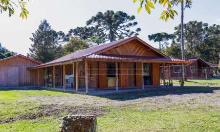 Chácara / sítio com 2 quartos à venda na Rua Carlópolis, 1, Rincão, Tijucas do Sul, 2665 m2 por R$ 460.000