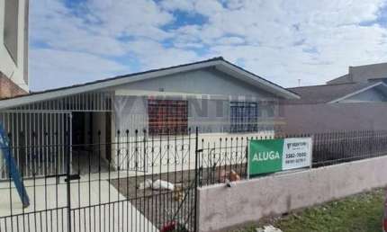 Casa com 2 quartos para alugar na Rua Irati, 652, Cruzeiro, São José dos Pinhais, 80 m2 por R$ 1.650