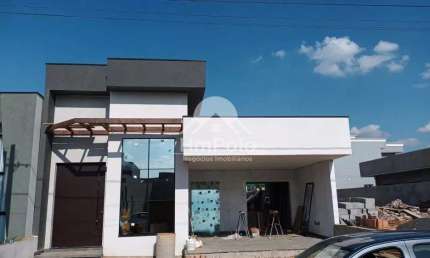 CASA TÉRREA COM 3 SUÍTES E PISCINA À VENDA EM CONDOMÍNIO DE HORTOLÂNDIA - SP